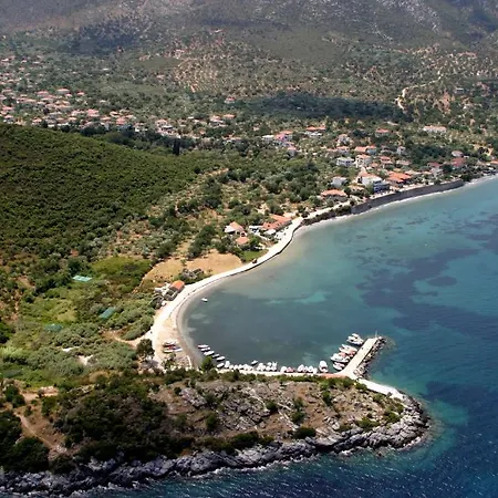 Patelis Aparthotel 3*