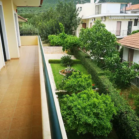 Patelis 3* Poúlithra