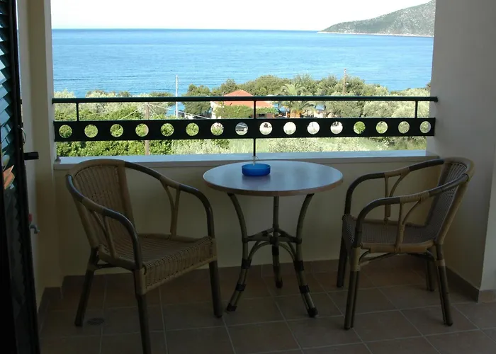 Patelis מלון דירות 3*