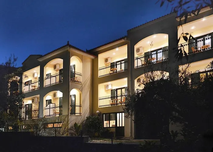 Patelis Aparthotel 3*