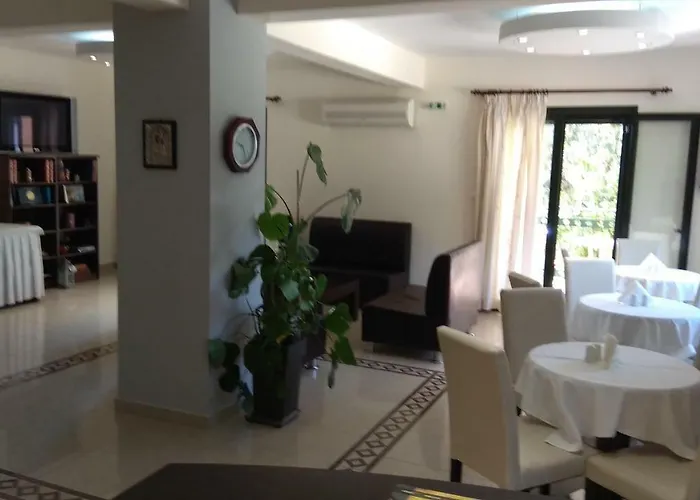 Patelis Aparthotel Poúlithra