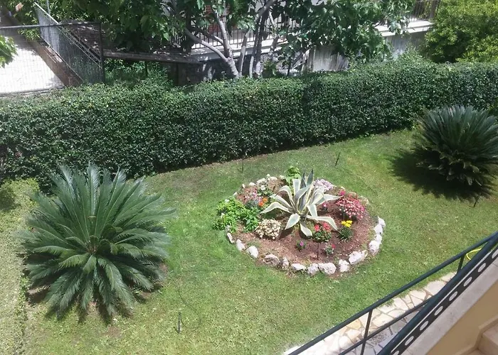 Patelis Aparthotel Poúlithra